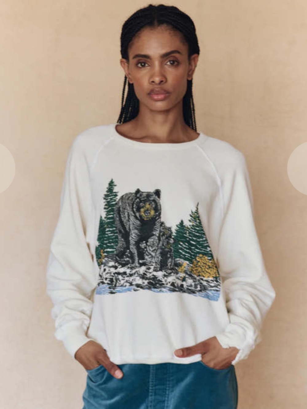 THE GREAT. The College Sweatshirt in Black Bear Graphic
